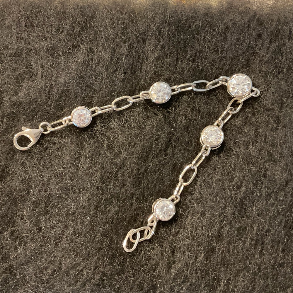 PAPER CLIP STATION BRACELET ZIRCONIA MADE FROM SWAROVSKI